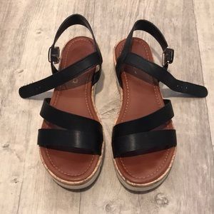 Unisa Brok Platform Sandal
